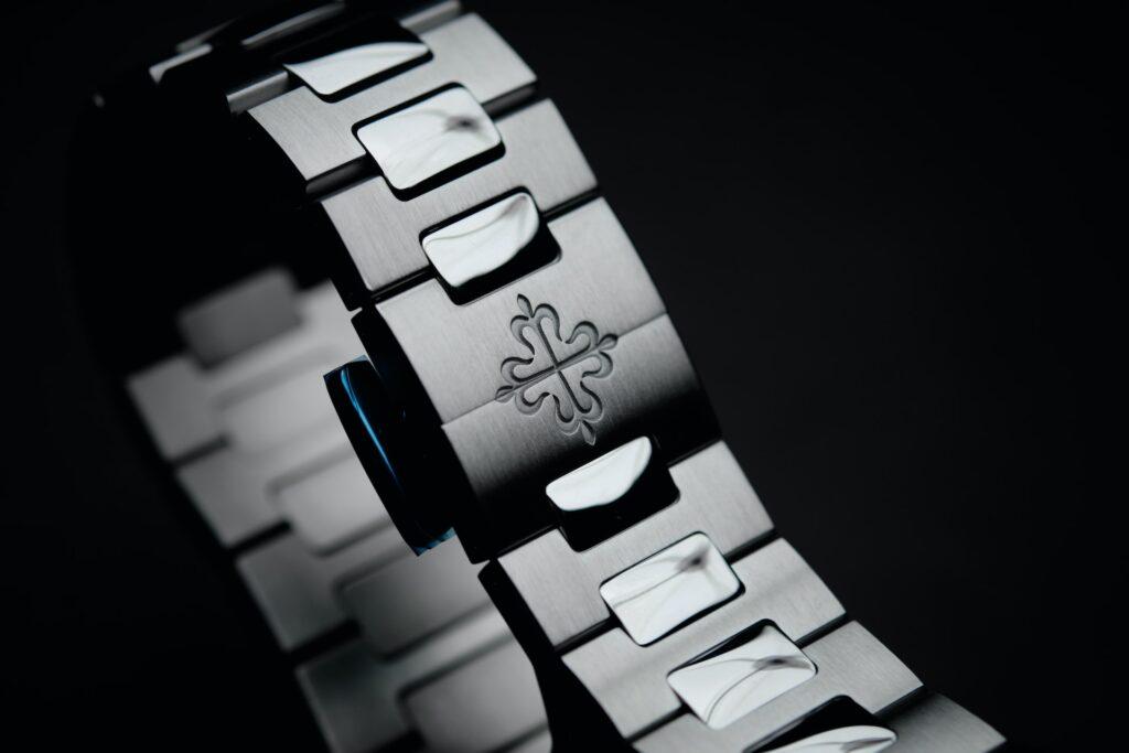 CLose up of a H-link Bracelet