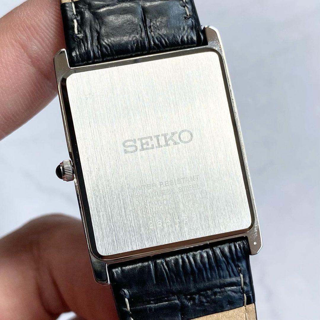 Close up of the SEIKO Tank SWR049 Watch Back.