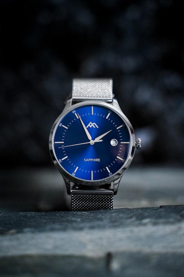 15 Best Minimalist Watches for Men in 2024