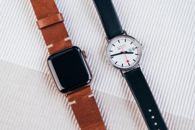 Smartwatches vs. Traditional Watches: Which One Is Right for You?